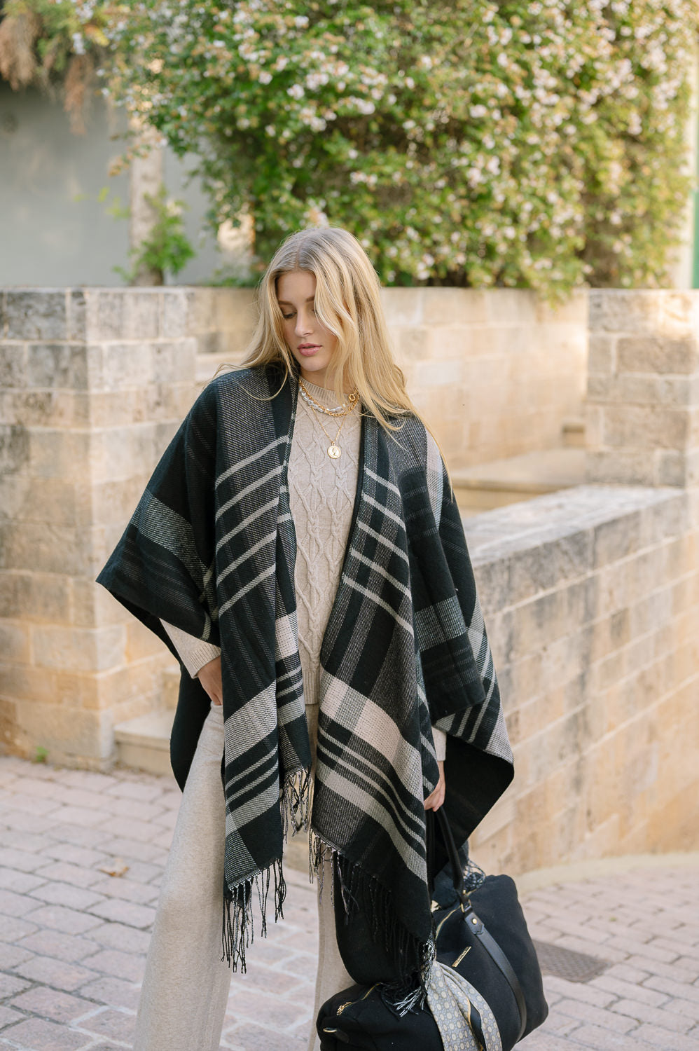 Knitted Poncho 63000100-02